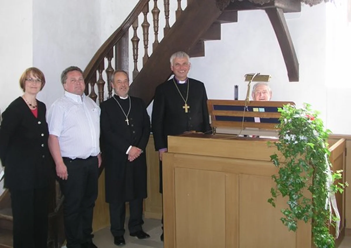 Pfrin. Dr. Hepp, Pfr. Dr. Wachowski, Dekan Stiegler, Landesbischof Friedrich, Herr Popp an der Orgel